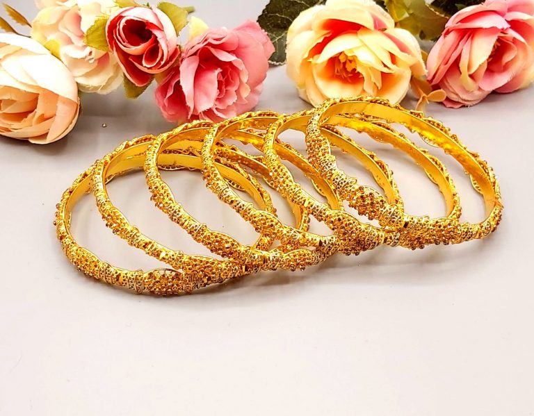 One Carat Bangles for a Luxurious Look