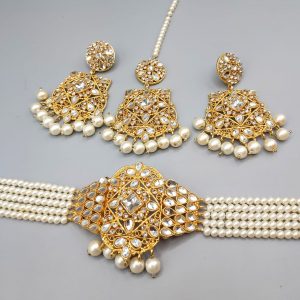 Stones choker sets