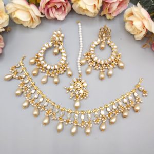 Lightweight necklace set