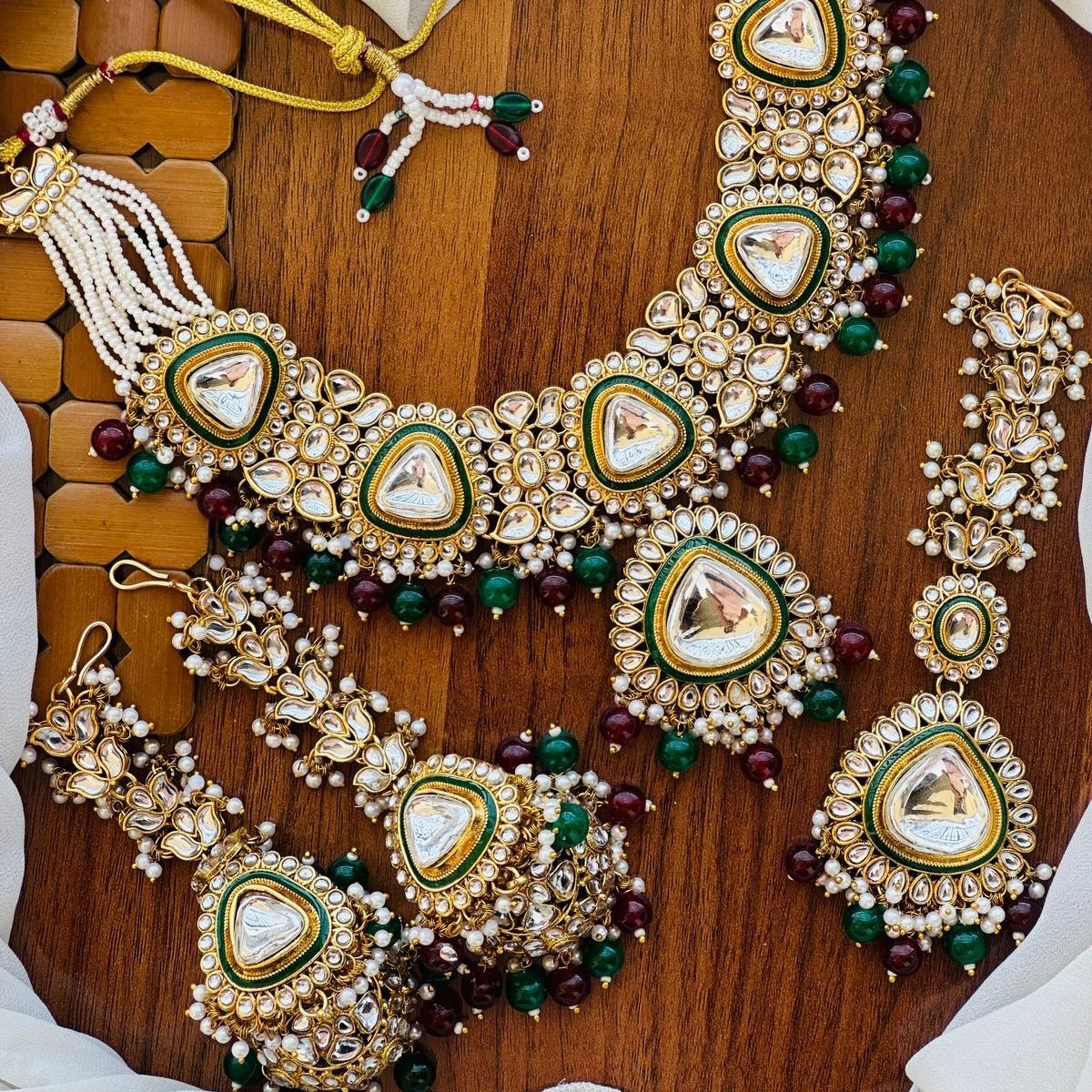 Necklace set