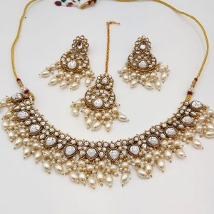 Handcrafted White & Gold Polki Jewelry Set – Classic Royal Charm