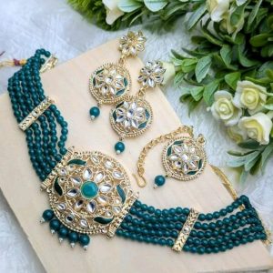 Traditional Kundan Choker Set with Earrings